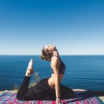 ¿Qué combina el yoga?