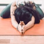 ¿Qué es mejor Hatha Yoga o vinyasa?